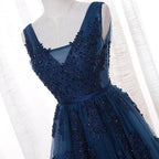Tulle A-line V-neck Floor-length Prom/Evening Dress With Appliques