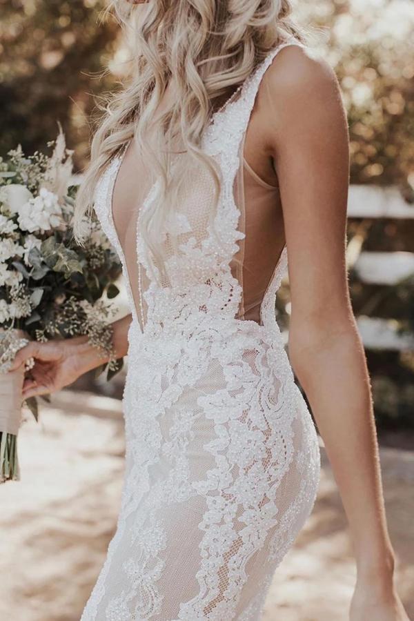 Mermaid/Trumpet Attractive Floor-length V-neck Lace Wedding Dress