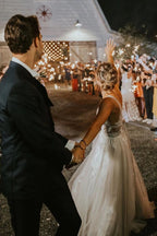 Marvelous V-neck A-line Wedding Dresses Appliques Tulle Bridal Gowns