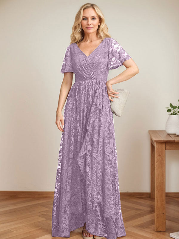 A-Linien-Kleid mit V-Ausschnitt, asymmetrischem Spitzenbesatz und Kaskadenrüschen für die Mutter der Braut 