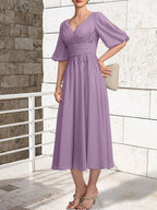 A-Linien-Kleid aus Chiffon mit V-Ausschnitt und Teelänge für die Mutter der Braut mit Falten