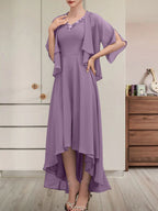 A-Linien-Kleid aus Chiffon mit V-Ausschnitt, asymmetrischem Muster und Perlen- und Paillettenbesatz für die Mutter der Braut