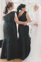 Schwarzes Meerjungfrauen-Brautjungfernkleid mit Schleife und One-Shoulder-Schnitt