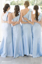 Schwarzes Meerjungfrauen-Brautjungfernkleid mit Schleife und One-Shoulder-Schnitt