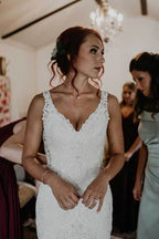 Meerjungfrauen-Hochzeitskleid mit V-Ausschnitt, Spitze und Perlenbesatz, Schleppe, Brautkleid