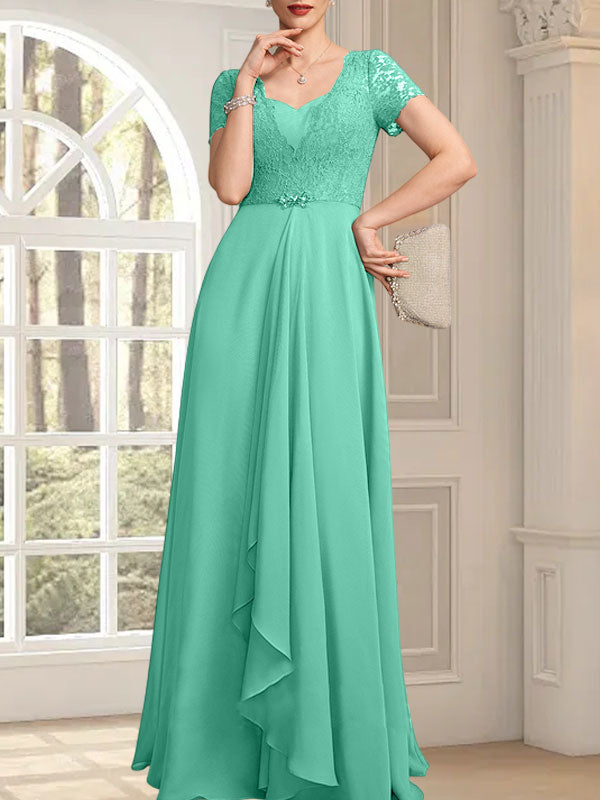 A-Linien-Kleid mit herzförmigem Herzausschnitt, bodenlang, aus Chiffon und Spitze, mit Perlenstickerei und Kaskadenrüschen – ideal für die Mutter der Braut