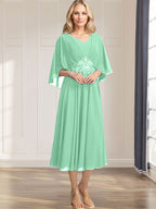 A-Linien-Kleid aus Chiffon mit V-Ausschnitt, Teelänge, plissierten Paillettenapplikationen und Perlenstickerei für die Mutter der Braut 