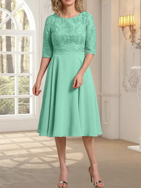 A-Linien-Kleid aus Chiffon mit Rundhalsausschnitt und knielangem Schnitt – das perfekte Kleid für die Mutter der Braut