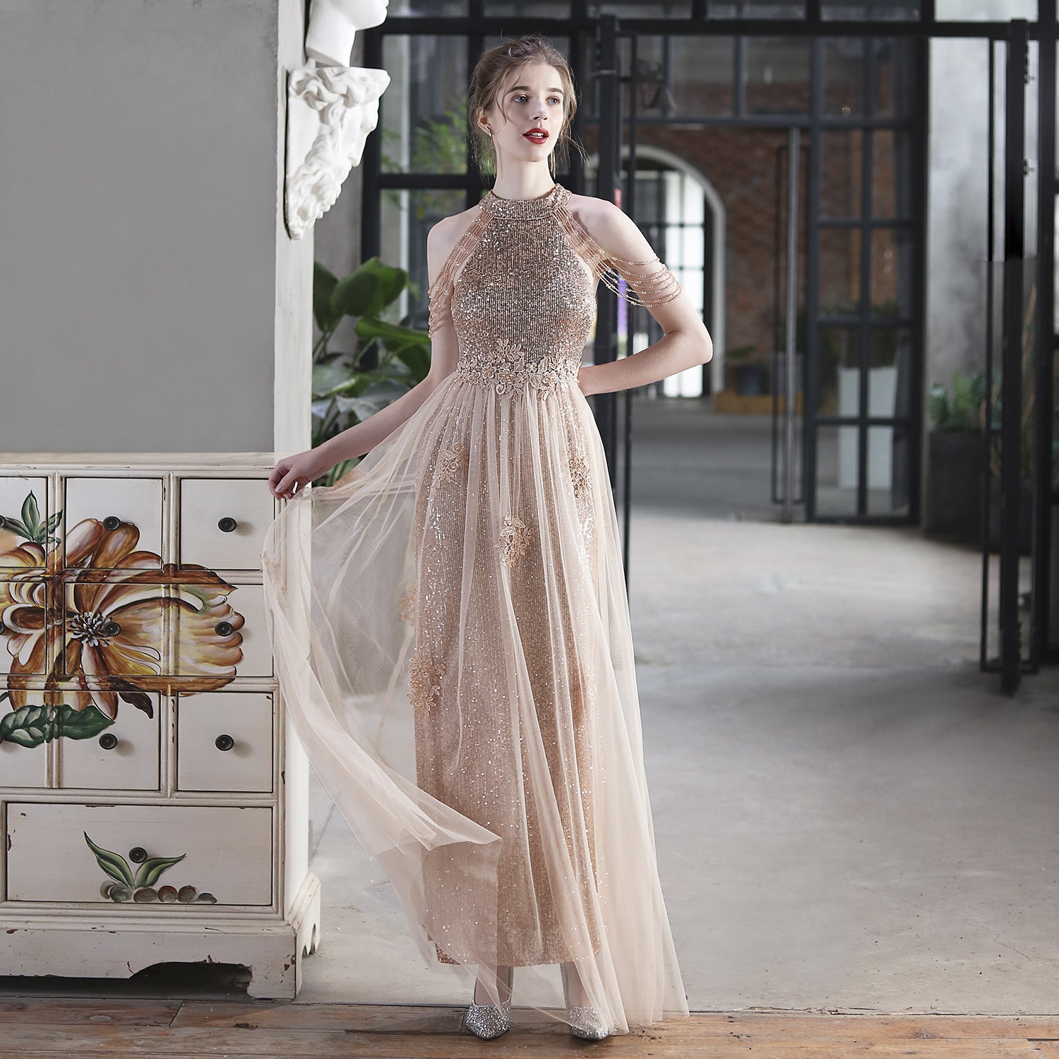 Bead mesh toast dress bride long thank you banquet chest wrap big pendulum wedding car model exhibition dress