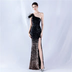 The new dress gradually changes the fleece bottom bead sheet process and orders the ostrich hair single shoulder oblique collar high fork evening dress