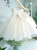 Niedliches Kleid für die Erstkommunion, Prinzessinnenkleid für Kleinkindergeburtstage 