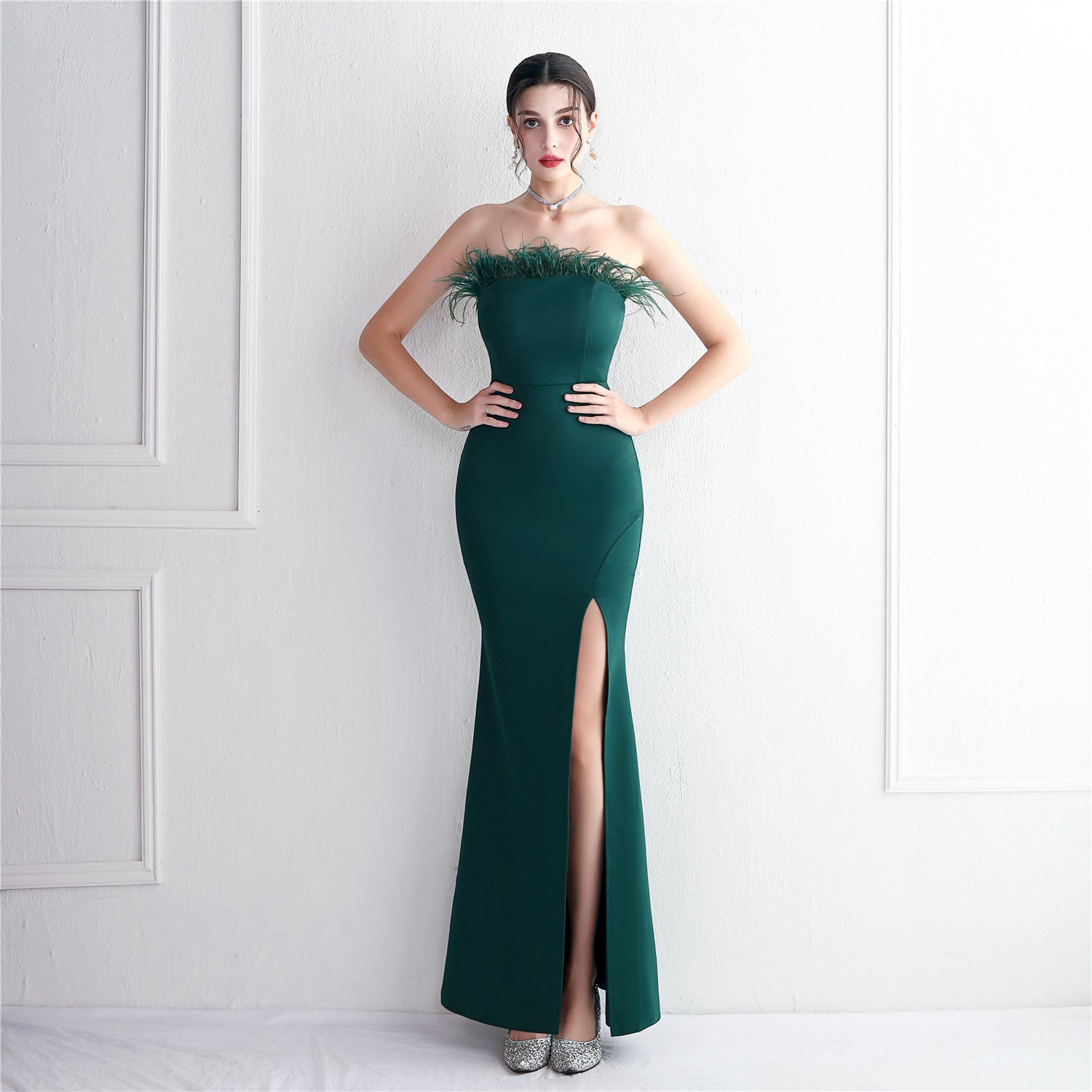 New toasting clothes Bride long tube top Thank you banquet feather fishtail skirt Wedding car model Exhibition dress