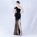 The new dress gradually changes the fleece bottom bead sheet process and orders the ostrich hair single shoulder oblique collar high fork evening dress