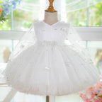 Elegantes weißes Baby-Taufkleid aus Netzstoff 