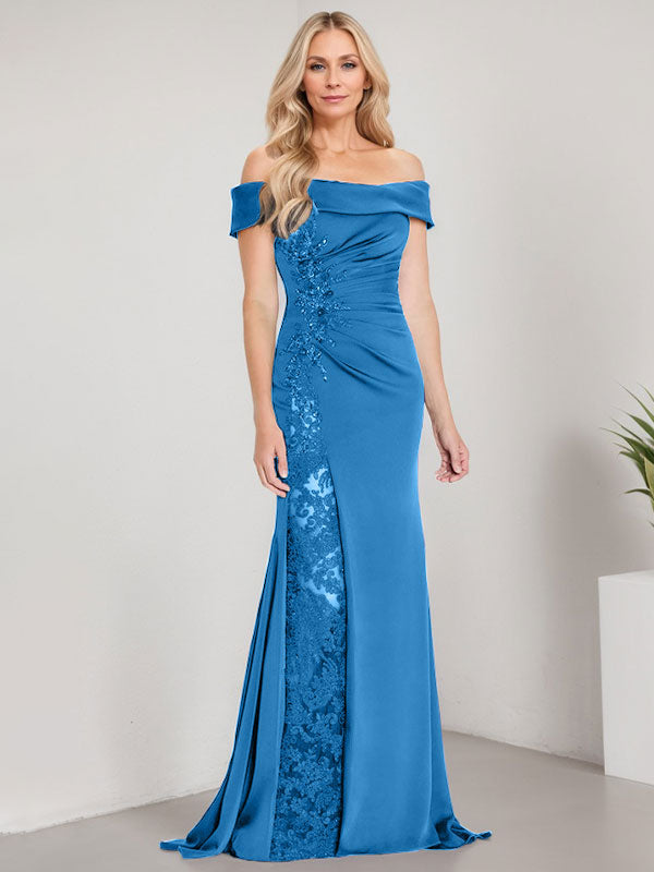 A-Linien-Kleid mit schulterfreiem bodenlangem Schnitt, Applikationen, Perlenstickerei, Meerjungfrauen-Stil und hohem Beinschlitz – perfekt für die Mutter der Braut. 