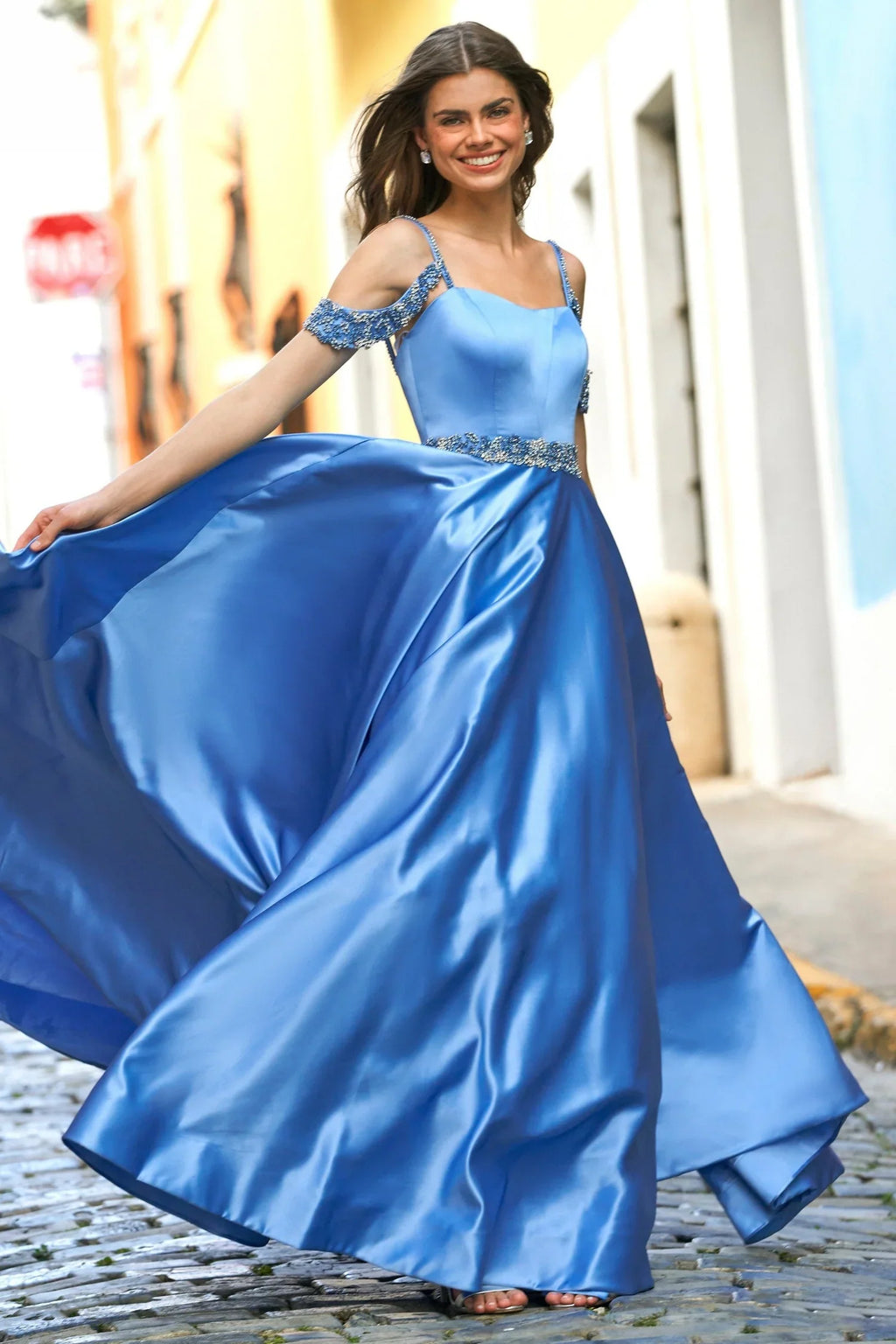 Off-Shoulder Spaghettiträger Kristallperlen Ballkleid Satin Abschlussballkleider