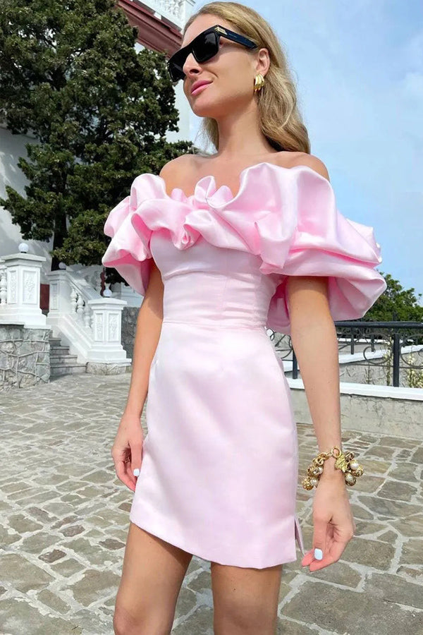 Vestido de raso sin mangas y sin hombros para fiesta de bienvenida con volantes