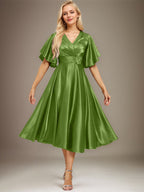A-Linien-Kleid aus Stretch-Satin mit V-Ausschnitt, Teelänge, Perlenstickerei und Falten für die Mutter der Braut 