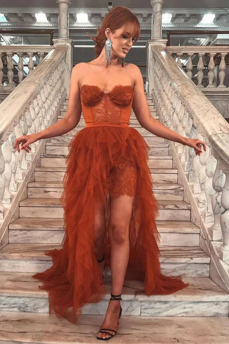 Vestido de fiesta largo con corpiño de encaje color óxido y abertura