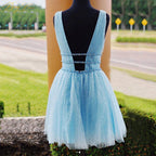 Vestido de fiesta de tul con escote en V y cuentas en forma de A