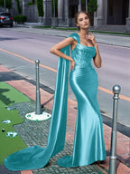 Langes, einseitig schulterfreies Spitzen-Abendkleid mit Schleppe