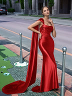Langes, einseitig schulterfreies Spitzen-Abendkleid mit Schleppe