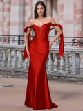 Schulterfreies, geschnürtes Trompeten-Abendkleid
