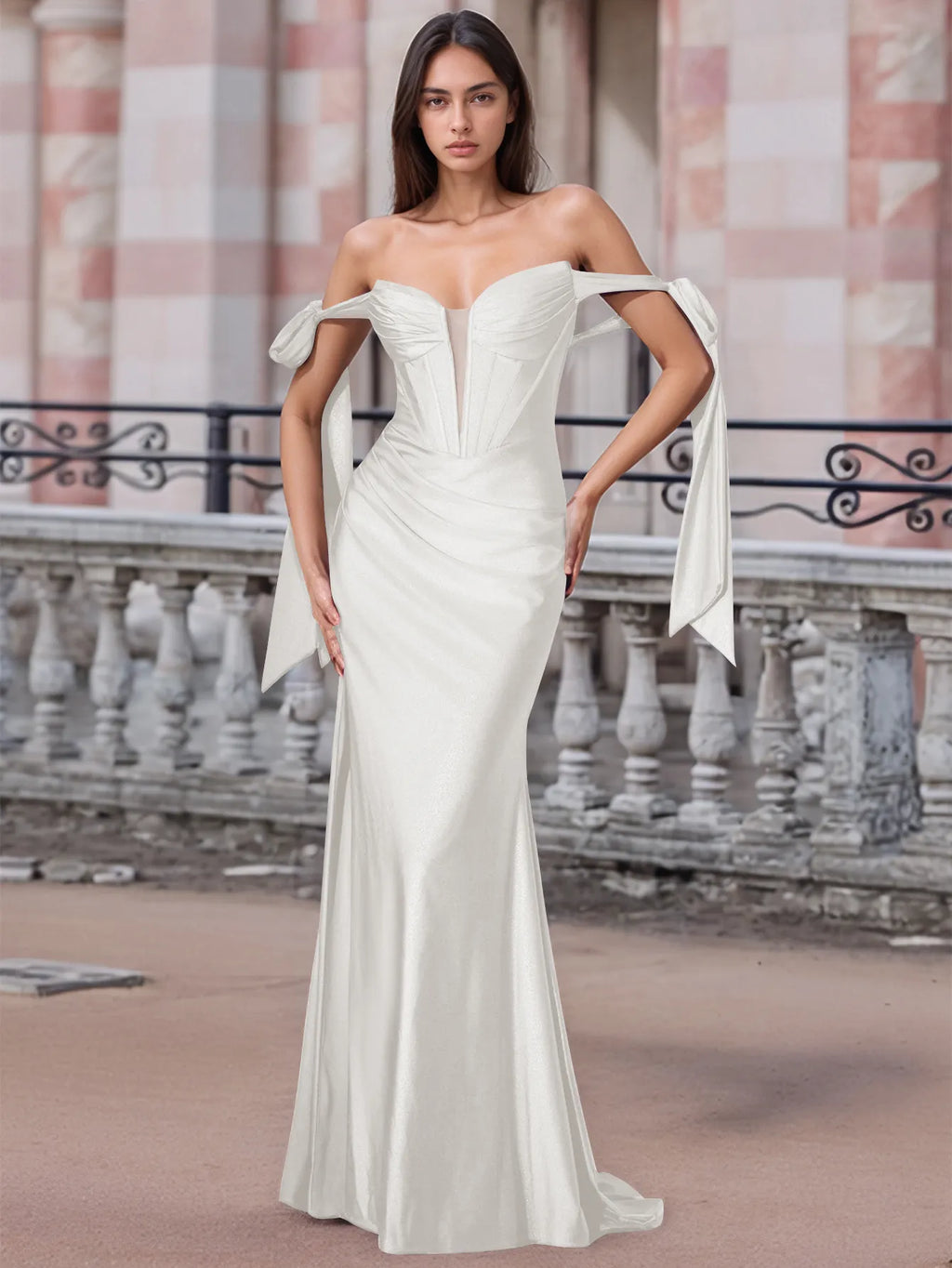 Schulterfreies, geschnürtes Trompeten-Abendkleid
