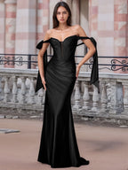 Schulterfreies, geschnürtes Trompeten-Abendkleid