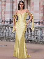 Schulterfreies, geschnürtes Trompeten-Abendkleid