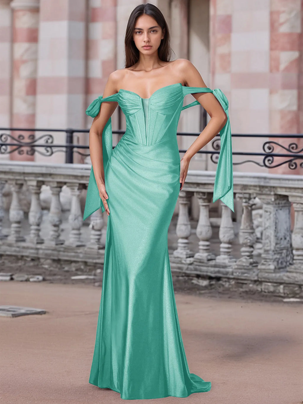 Schulterfreies, geschnürtes Trompeten-Abendkleid