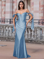 Schulterfreies, geschnürtes Trompeten-Abendkleid