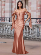 Schulterfreies, geschnürtes Trompeten-Abendkleid
