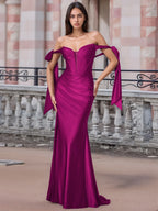 Schulterfreies, geschnürtes Trompeten-Abendkleid