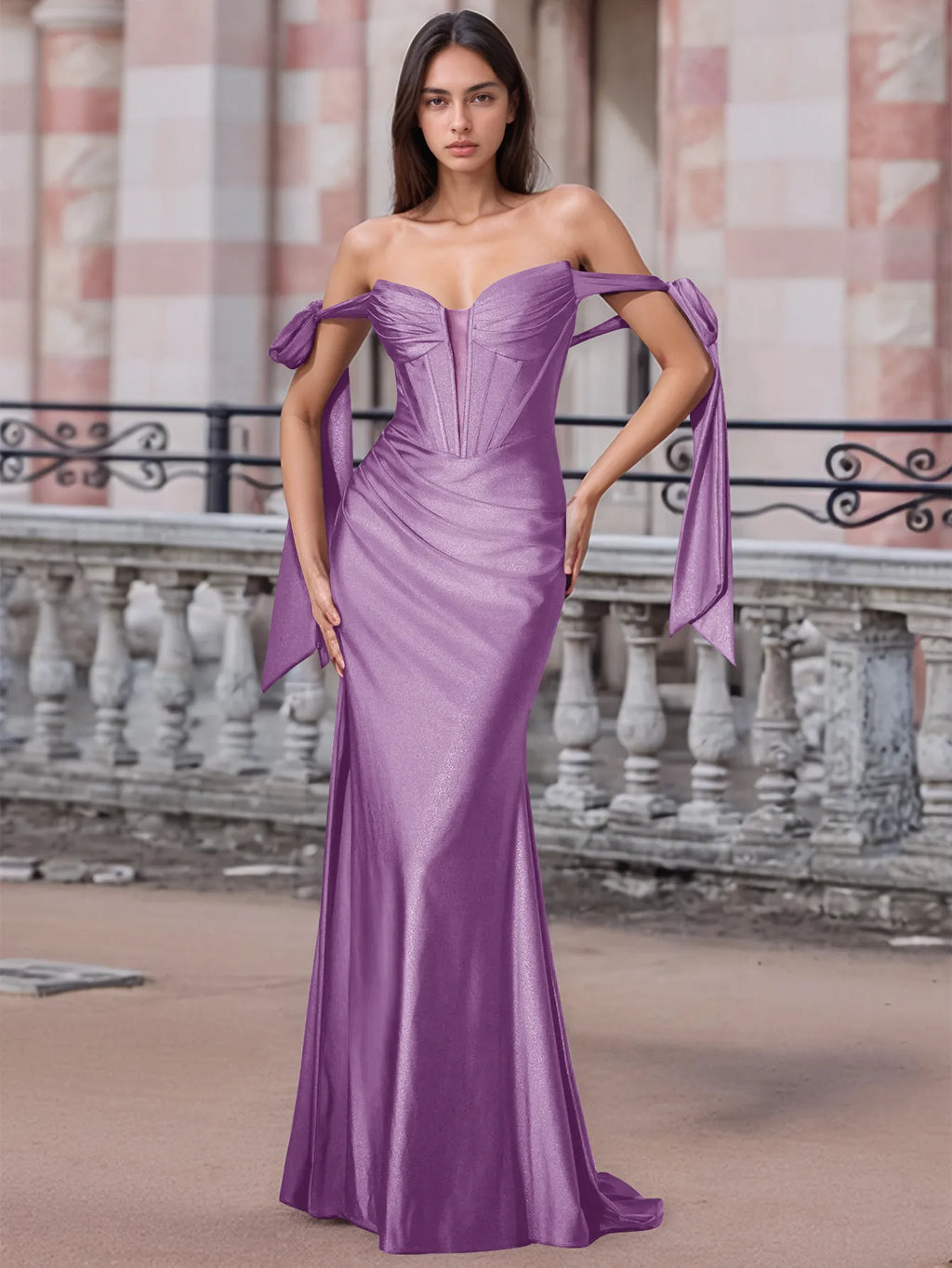 Schulterfreies, geschnürtes Trompeten-Abendkleid