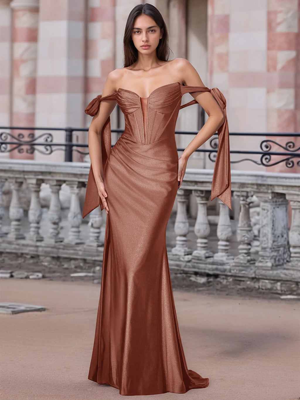 Schulterfreies, geschnürtes Trompeten-Abendkleid