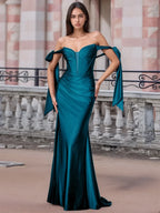 Schulterfreies, geschnürtes Trompeten-Abendkleid
