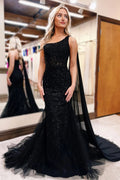 Einseitig schulterfreies Cape-Tüll-Abendkleid mit langem Korsett und Applikationen