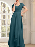 A-Linien-Kleid mit herzförmigem Herzausschnitt, bodenlang, aus Chiffon und Spitze, mit Perlenstickerei und Kaskadenrüschen – ideal für die Mutter der Braut