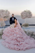 Rosa Lagen-Tüllballkleid mit geradem Ausschnitt, Brautkleider