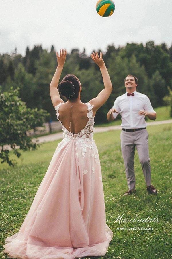 Rosa Tüll-Brautkleid in A-Linie mit offenem Rücken und Spitzenapplikationen