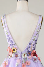 Lavendelfarbenes Homecoming-Kleid mit tiefem Ausschnitt und floralem Muster sowie 3D-Blumen