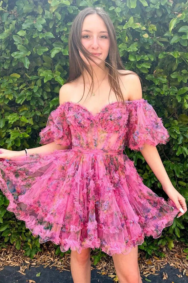 Hübsches fuchsiafarbenes A-Linien-Prinzessinnen-Heimkehrkleid mit Puffärmeln