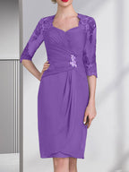 Etuikleid/Säulenkleid mit Herzausschnitt, knielang, aus Chiffon für die Mutter der Braut mit Perlenapplikationen, Spitze, Pailletten und Falten