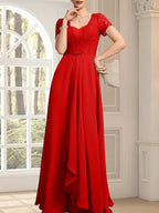 A-Linien-Kleid mit herzförmigem Herzausschnitt, bodenlang, aus Chiffon und Spitze, mit Perlenstickerei und Kaskadenrüschen – ideal für die Mutter der Braut