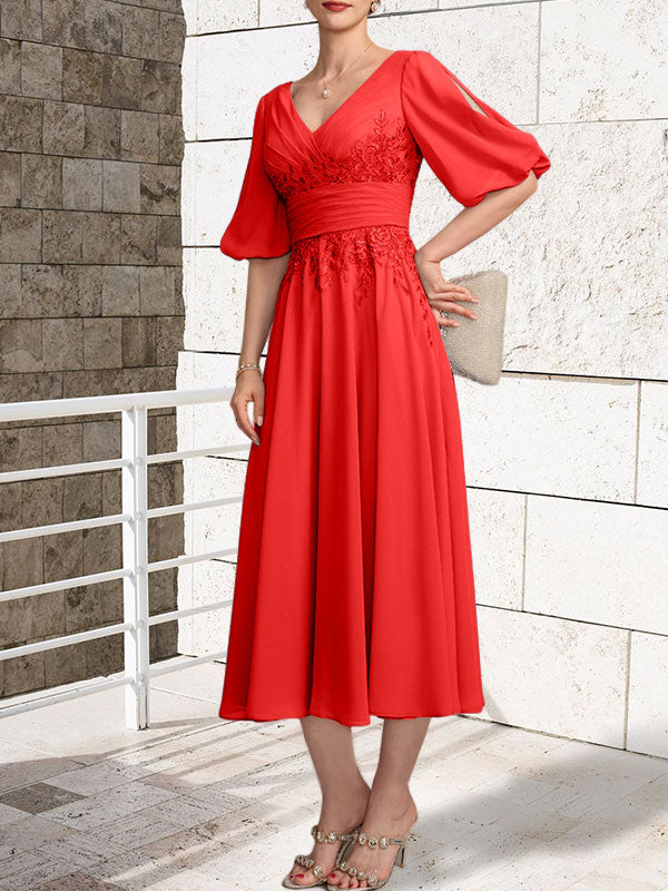 A-Linien-Kleid aus Chiffon mit V-Ausschnitt und Teelänge für die Mutter der Braut mit Falten