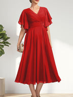 A-Linien-Chiffonkleid mit V-Ausschnitt, Teelänge und plissierter Perlenstickerei für die Mutter der Braut