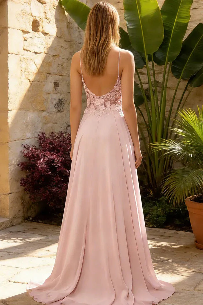 Romantisches A-Linien-Ballkleid mit Spaghettiträgern, Spitzenapplikationen und Schlitz