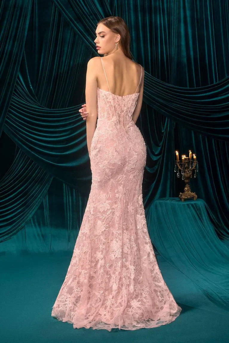 Romantisches, rosafarbenes Meerjungfrauenkleid aus Spitze mit Spaghettiträgern: Ballkleid 