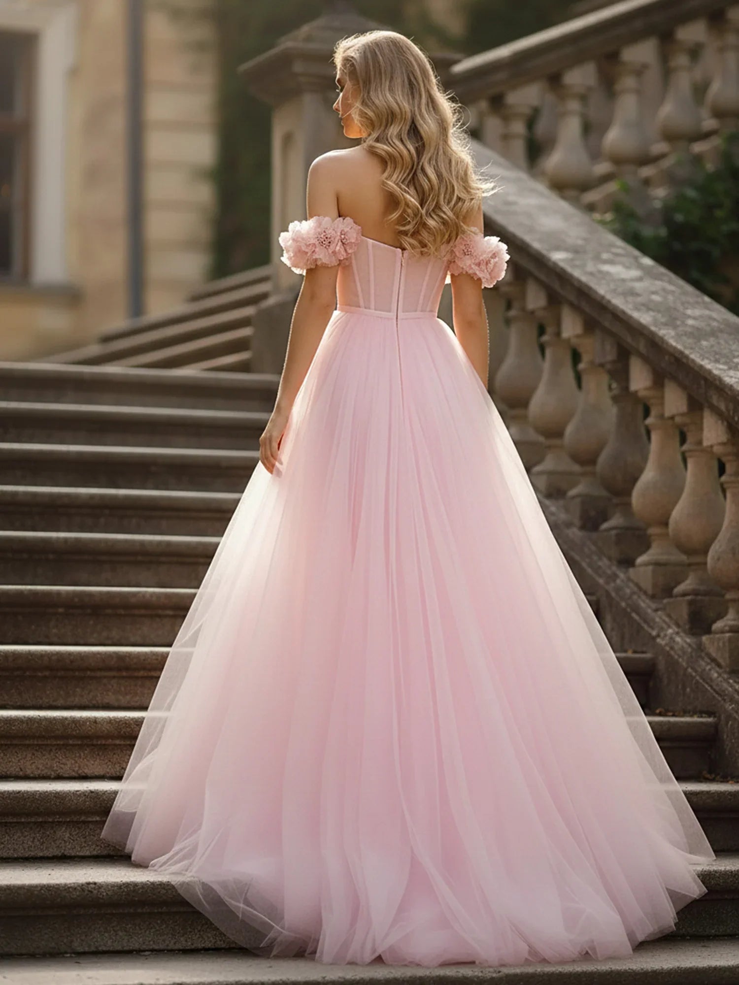 Vestido de gala romántico de tul con hombros descubiertos y mangas florales 3D: Vestido de graduación